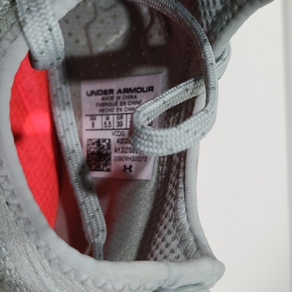 Women's UA HOVR Phantom SE Shoes - Picture 5 of 5